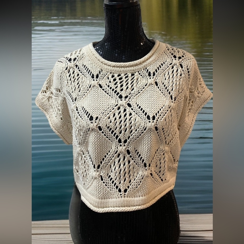 🆕 Bobbles & Lace Beige Open Knit Crop Sweater Top Short Sleeve Size Small